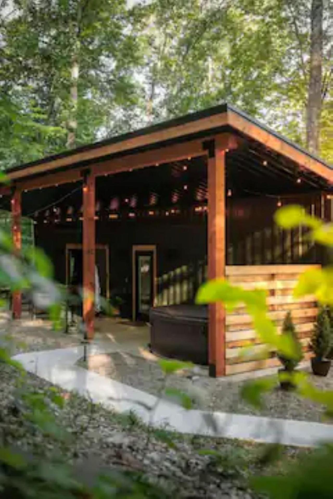 The Hillside Retreat - Cozy Container With Hot Tub And Fire Pit *