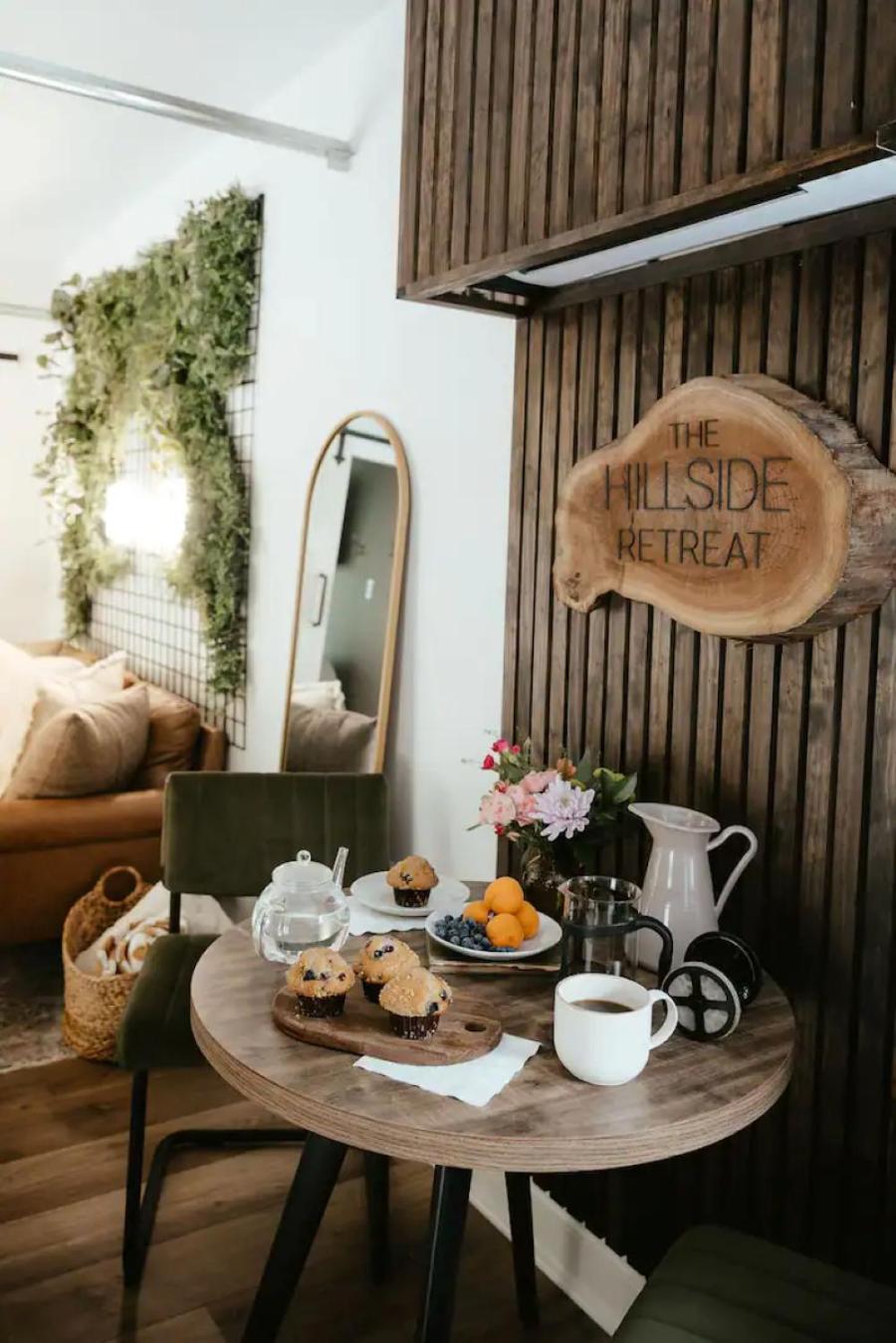 The Hillside Retreat - Cozy Container With Hot Tub And Fire Pit Logan